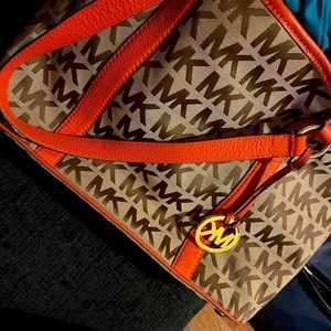 Micheal Kors Signature Bag